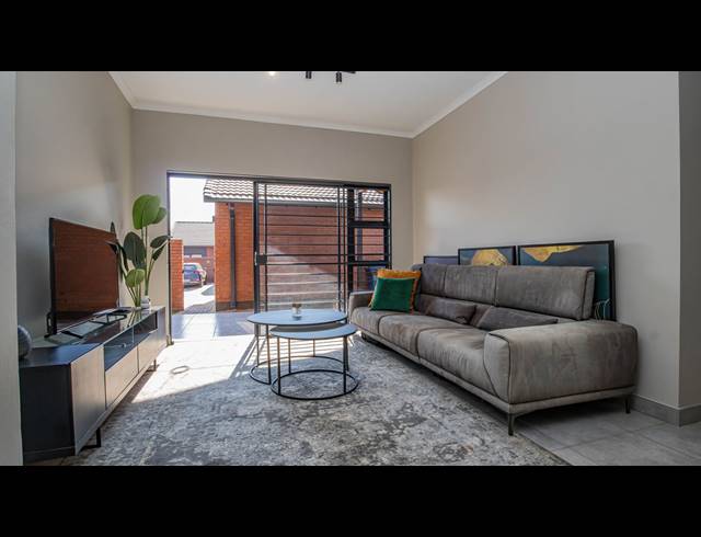 3 BEDROOM TOWNHOUSE FOR SALE IN FAERIE GLEN